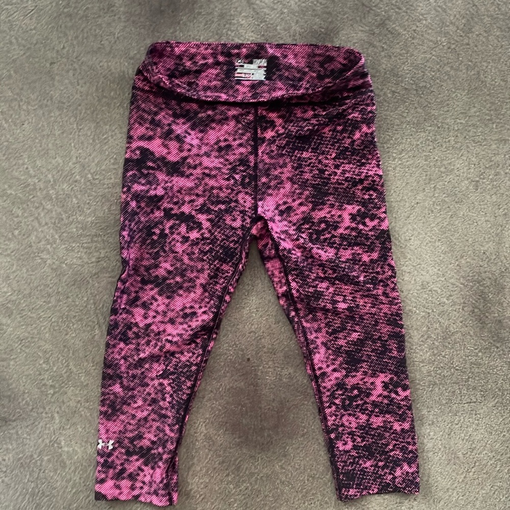 Women’s under armour 3/4 leggings (M)